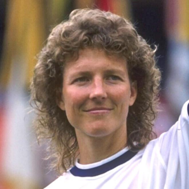 Michelle Akers Net Worth 2024: Wiki Bio, Married, Dating, Family, Height, Age, Ethnicity