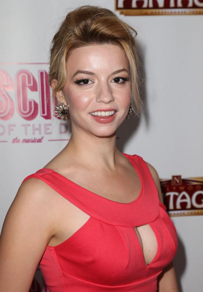 Masiela Lusha Net Worth