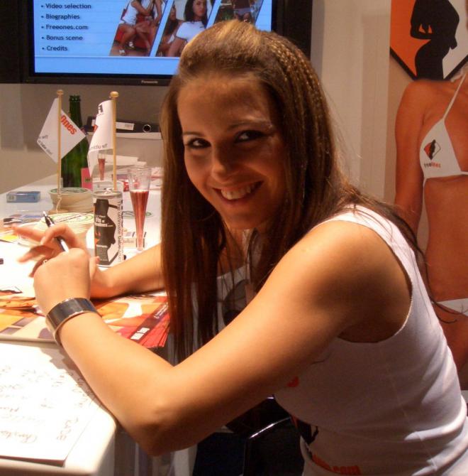 mili-jay-net-worth-2022-wiki-bio-married-dating-family-height-age