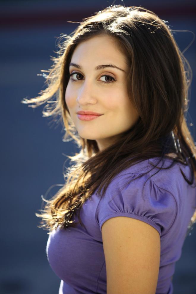 Lucy DeVito Net Worth 2023 Wiki Bio, Married, Dating, Family, Height