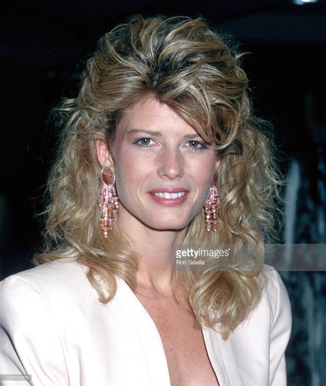 Fawn Hall Net Worth 2021: Wiki Bio, Age, Height, Married, Family