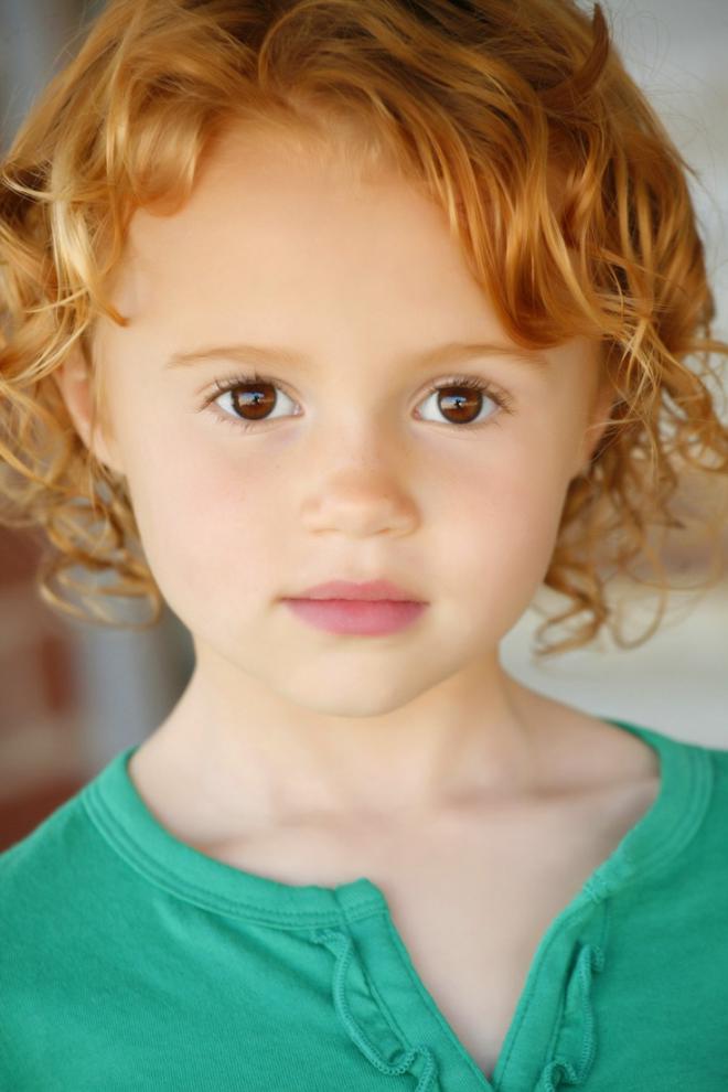 Elizabeth Jones Net Worth 2023: Wiki Bio, Married, Dating, Family