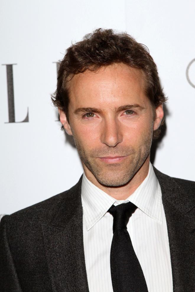 Alessandro Nivola Net Worth 2021 Wiki Bio, Age, Height, Married, Family